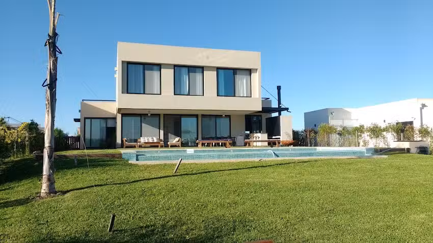 Barrio privado Santa Catalina puerta 3