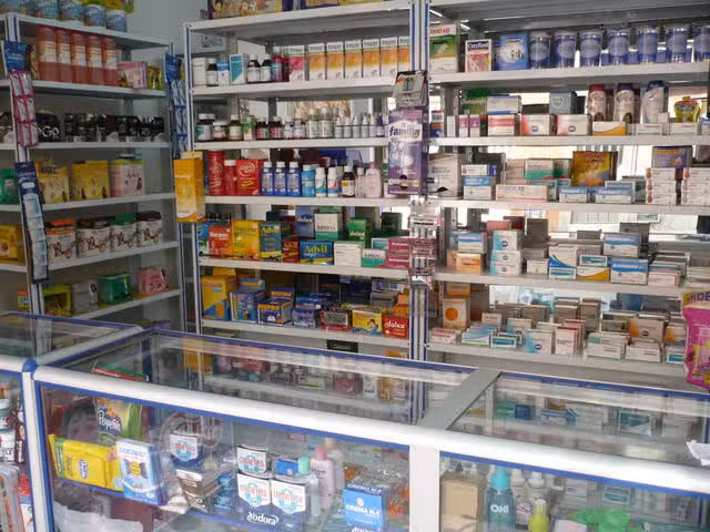 DROGUER&Iacute;A FRANCESA DE ALFA CENTAURO S.A.