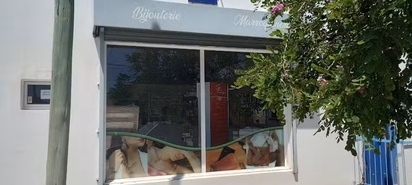 Farmacia Adri&aacute;n Medard