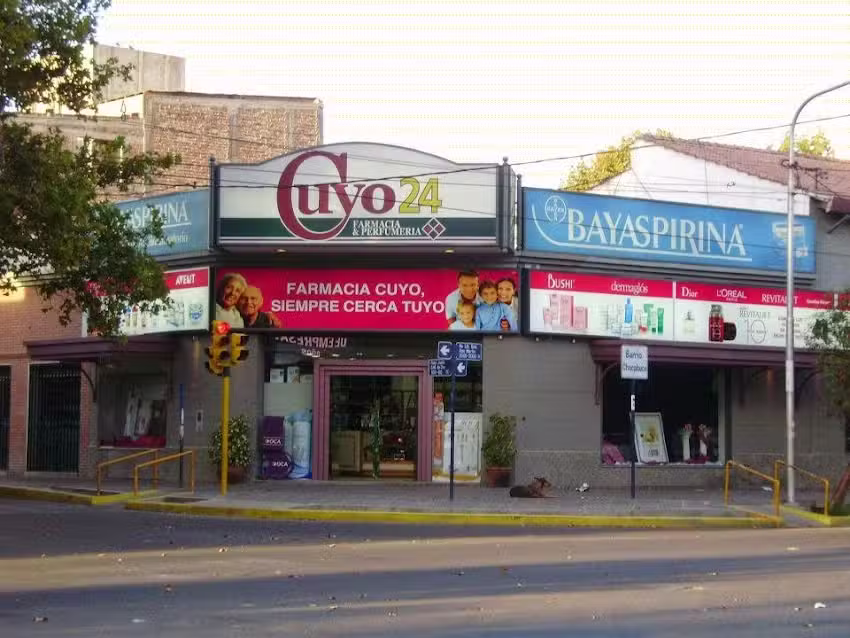 Farmacia Cuyo 24
