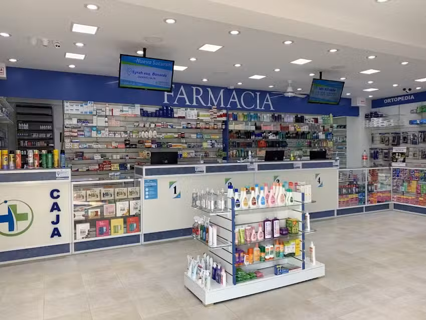 Farmacia De La Esquina &ndash; Las Vi&ntilde;as
