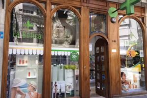 Farmacia la Botica del Pilar-48040115