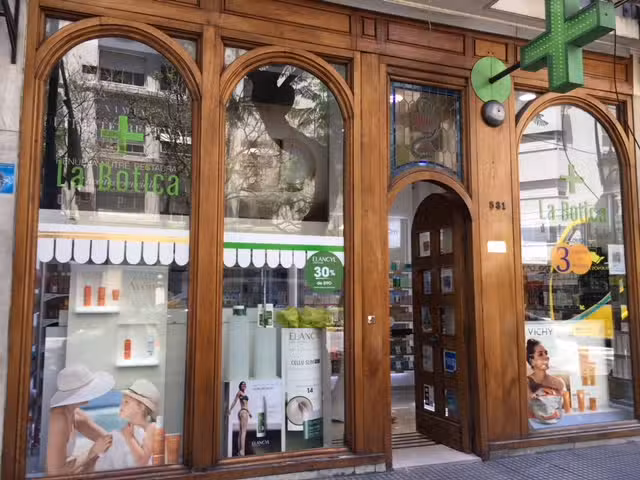 Farmacia la Botica del Pilar-48040115