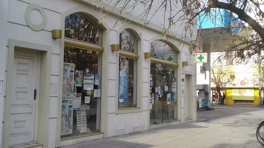 Farmacia L&oacute;pez &ndash; Bol&iacute;var