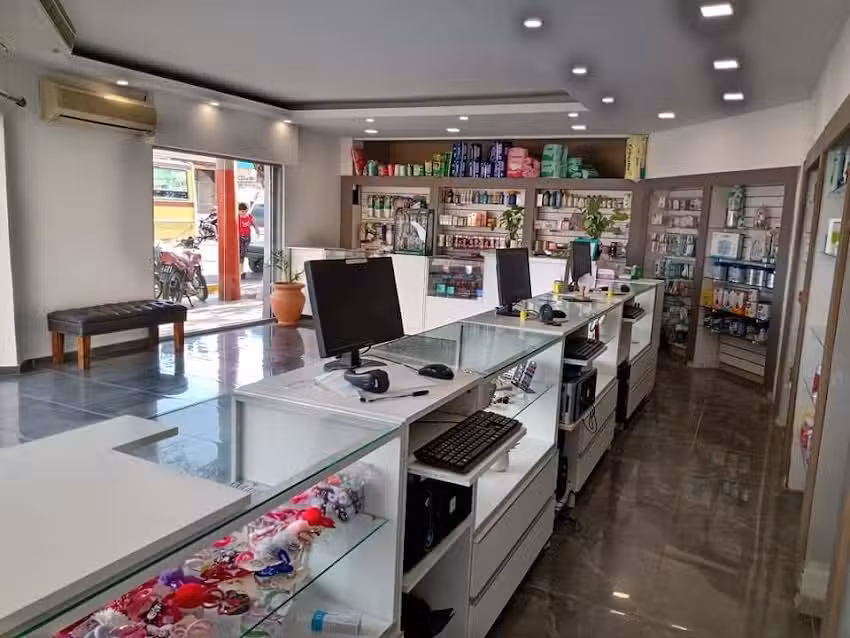 Farmacia Nueva Universal