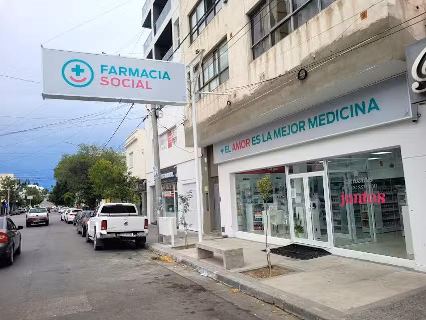 Farmacia Social 24 | Barrio Comercio