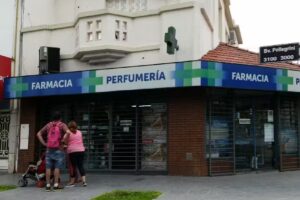 FARMACIA VINDEROLA