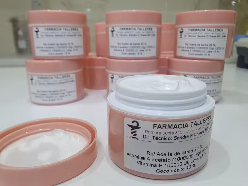 Farmacia y Laboratorio Talleres