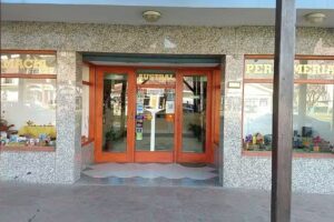 Farmacia y Perfumer&iacute;a AUSTRAL