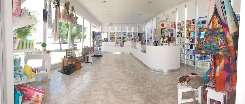 Farmacia y Perfumer&iacute;a La Colonia