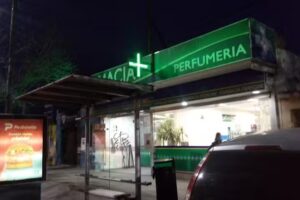 Farmacia y Perfumer&iacute;a Perrone